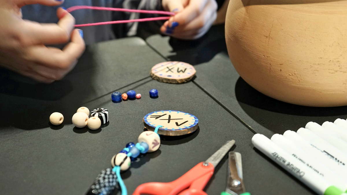 besoeg vikingeborgen borgring og lav din egen runeamulet paa det kreative vaerksted kultur koege