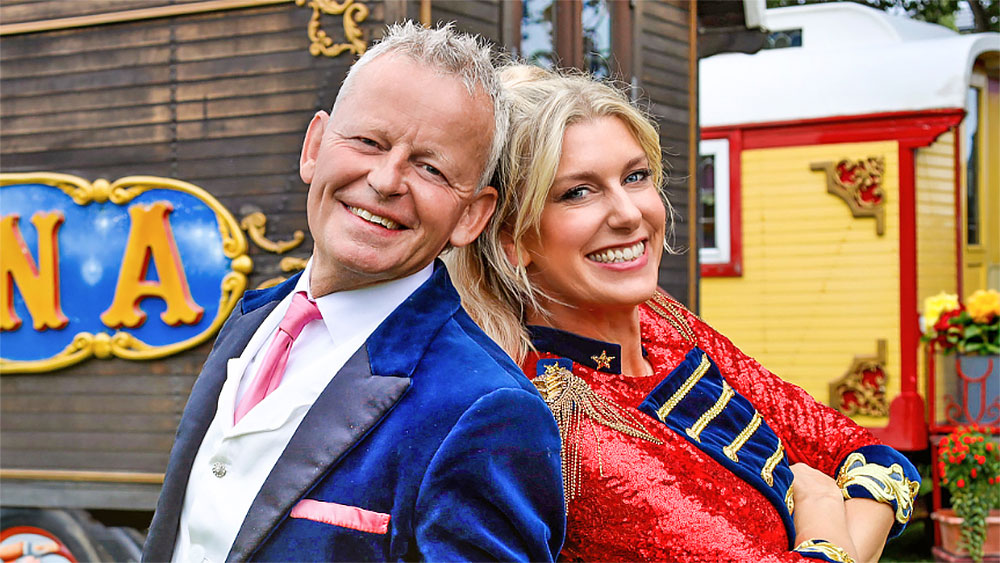 cirkus arena fejrer 50 aars jubilaeum med bubber og malene qvist i koege omraadet
