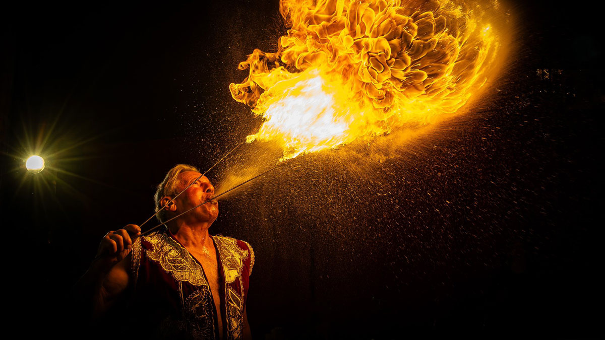 cirkus trapez inviterer til 10 aars jubilaeumsforestilling kultur koege