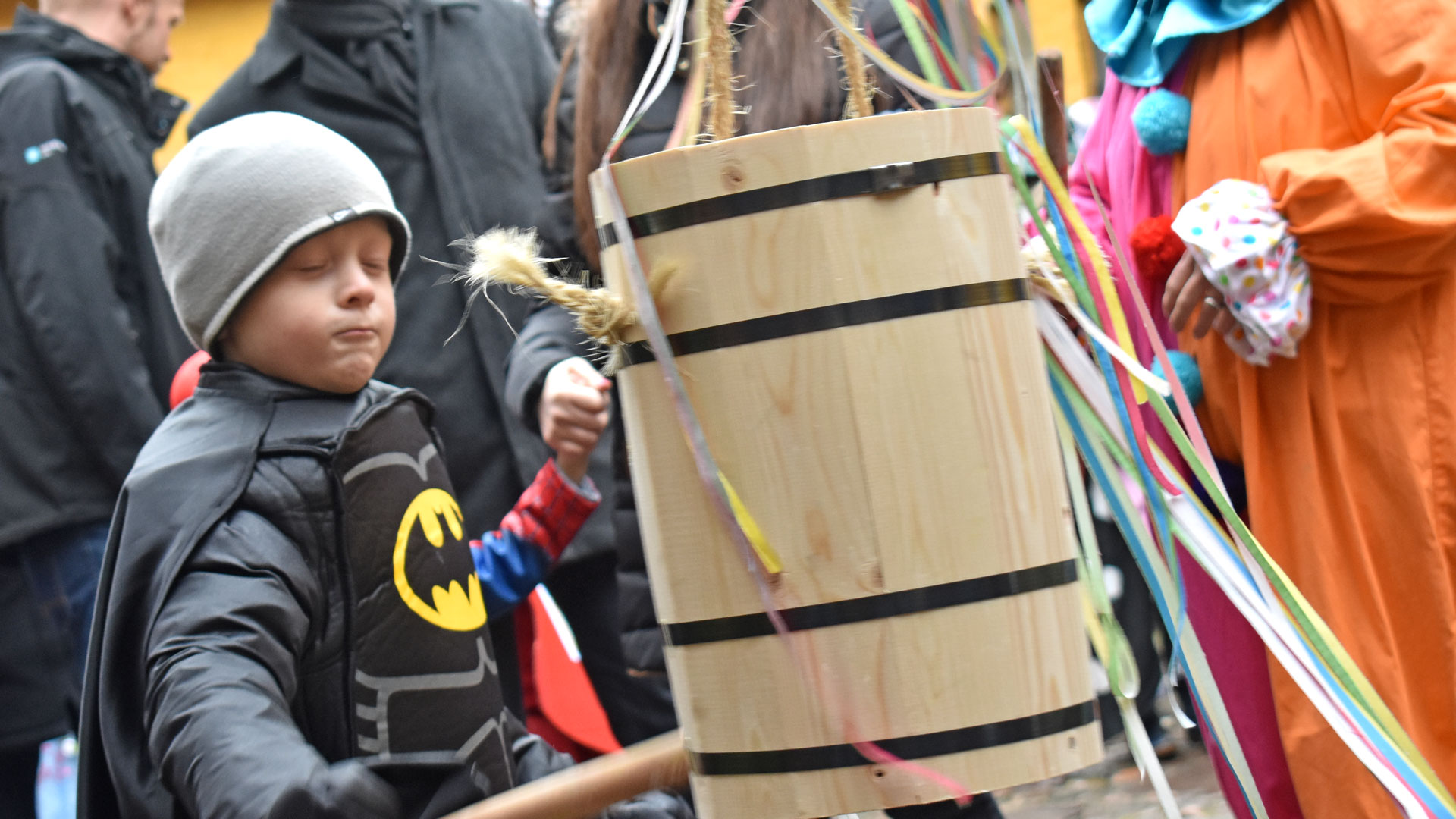 fastelavnsgudstjeneste og toendeslagning i boholte kirke kultur koege