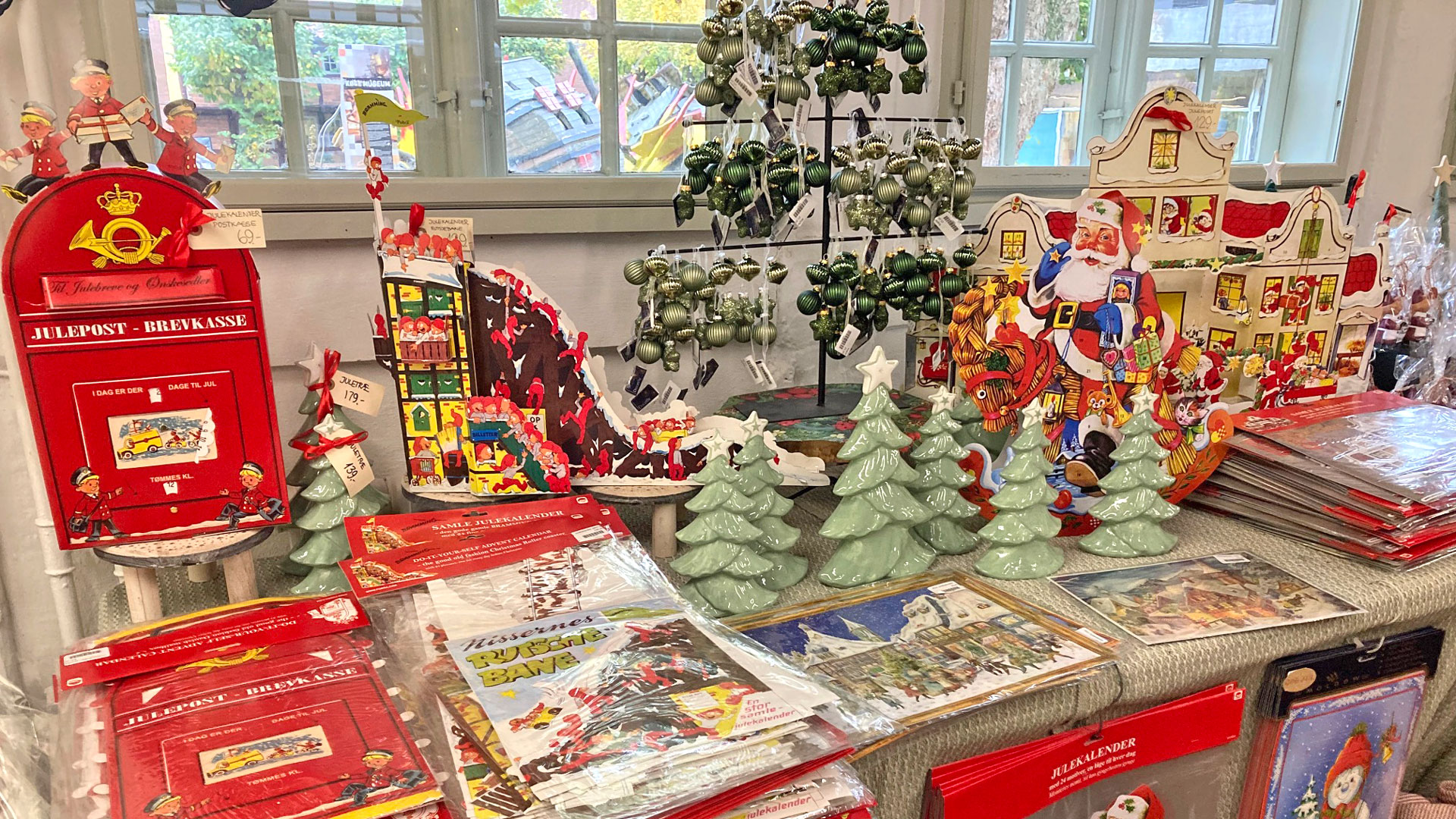 jul i museumsbutikken paa koege museum med juleshopping for julesjaele kultur koege