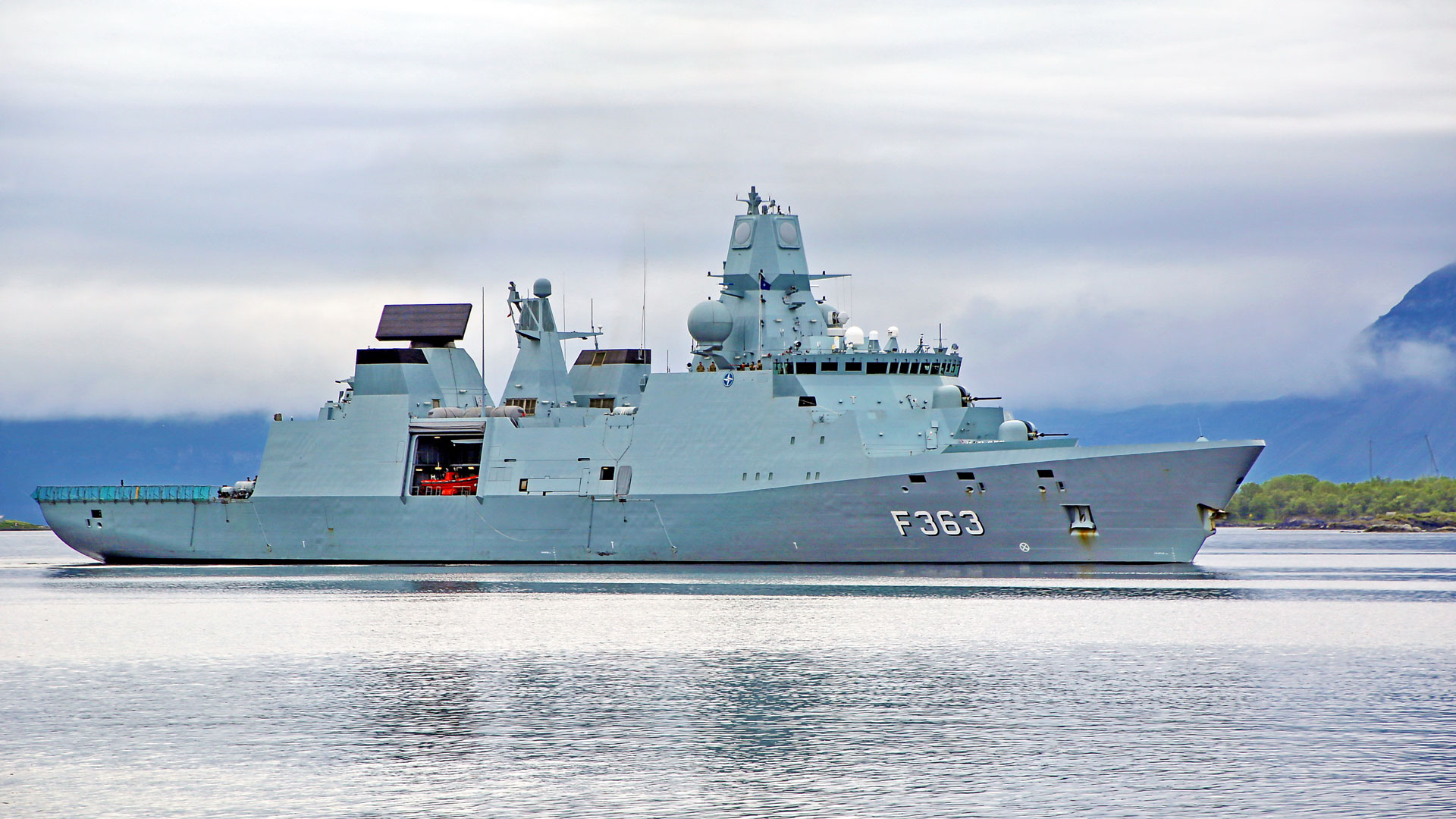 kom til aabent skib paa fregatten niels juel i koege havn i weekenden kultur koege