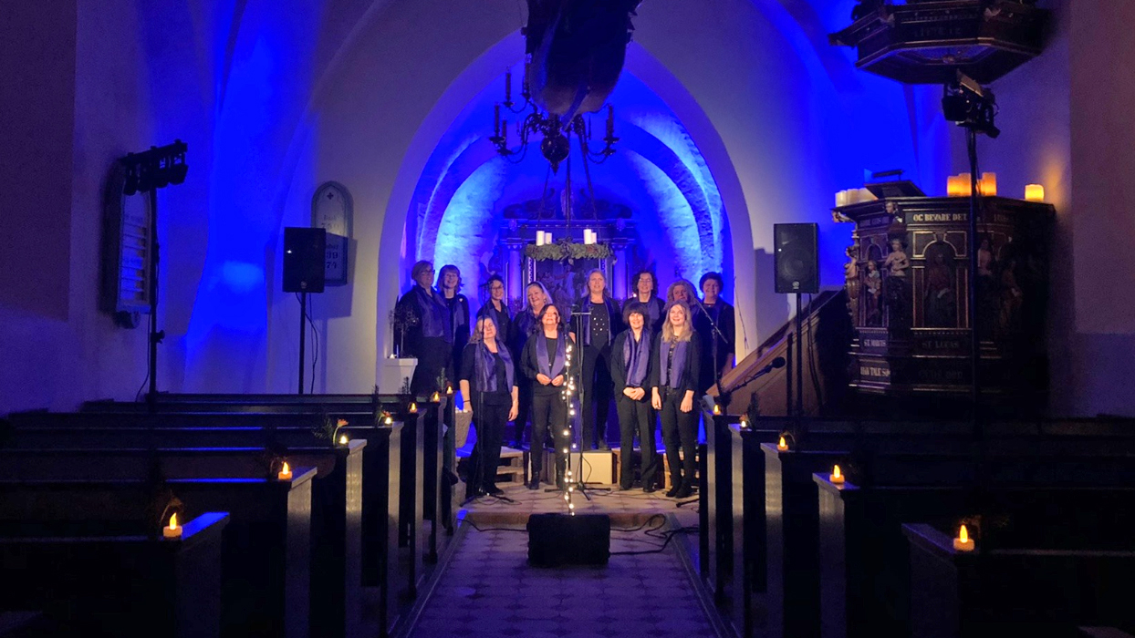 kom til stemningsfyldt gospelkoncert med saedder kirkes gospelkor kultur koege