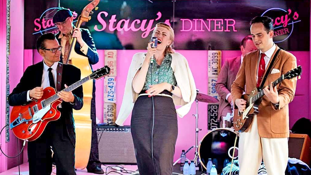 live musik hele sommeren paa stacys diner koege marina