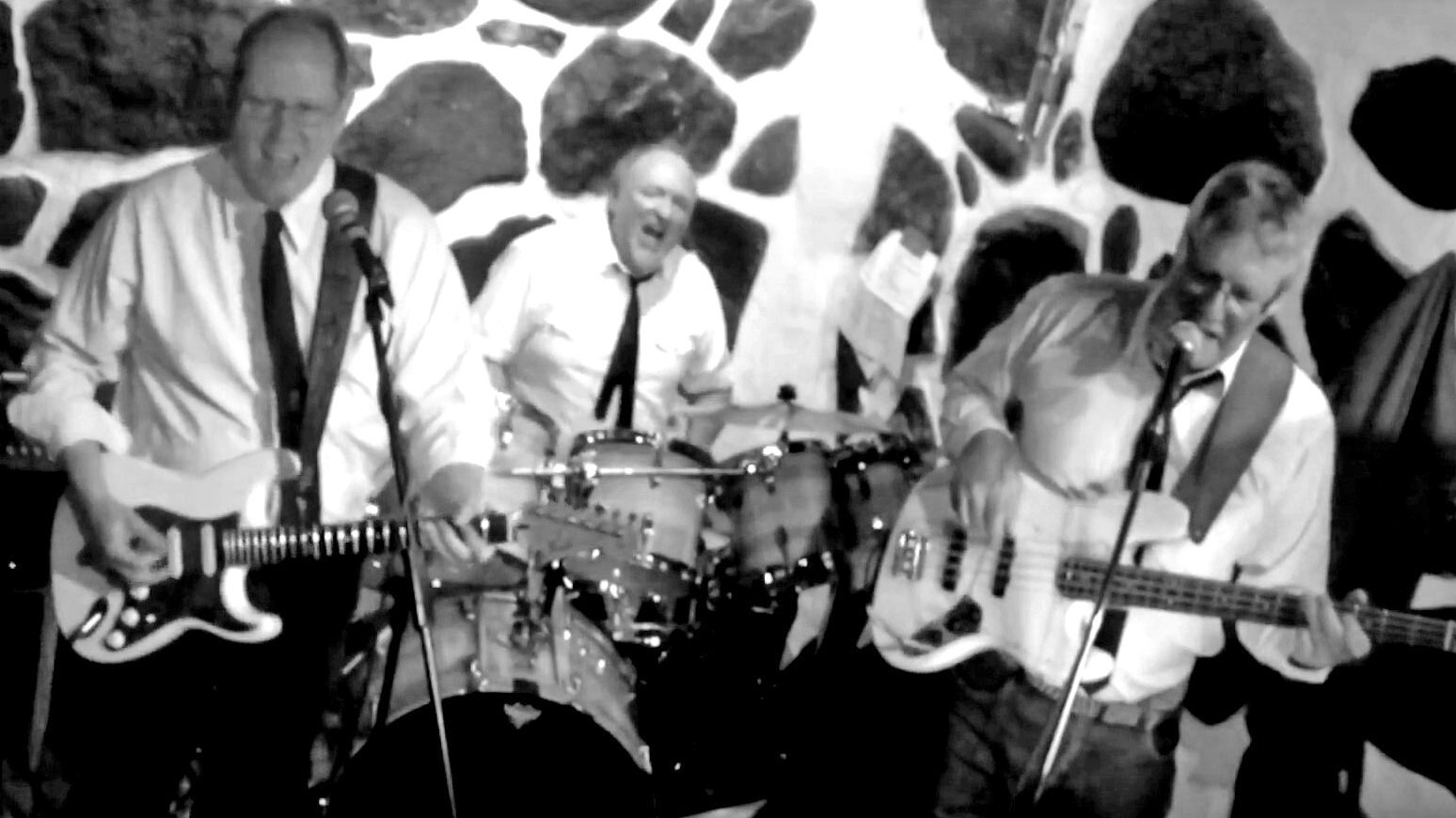 shakin all over spiller i hugos kaelder kultur koege