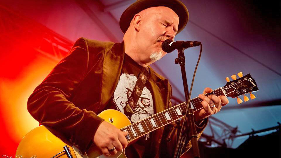 sir jay aasling combo spiller paa sommerscenen i hugos kultur koege