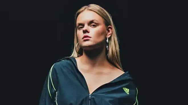 karoline mousing plus klara vibeke paa tapperiet 660x372px